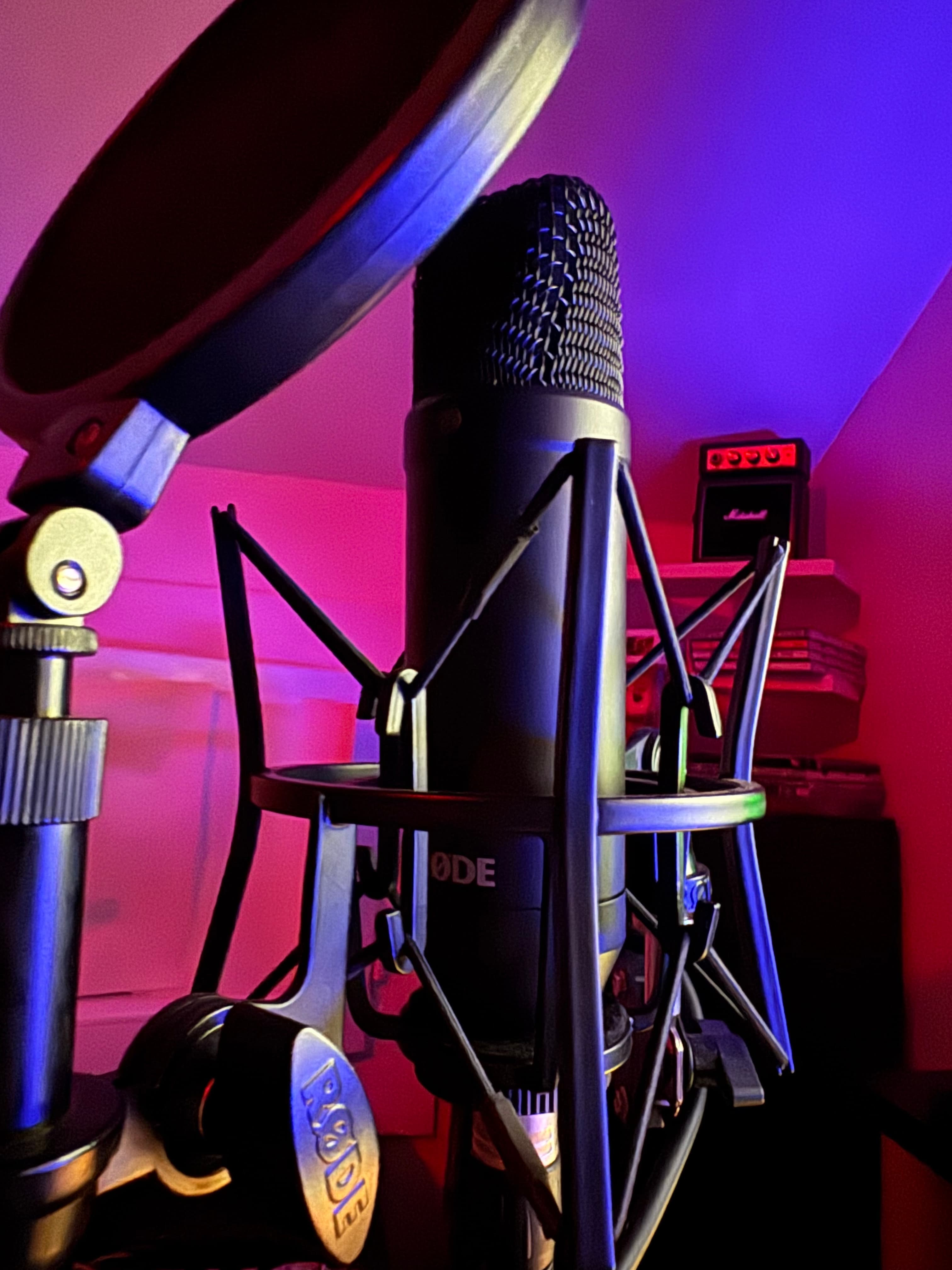Setup home studio KyuBeats Prod à Rouen, monitoring et station de mix